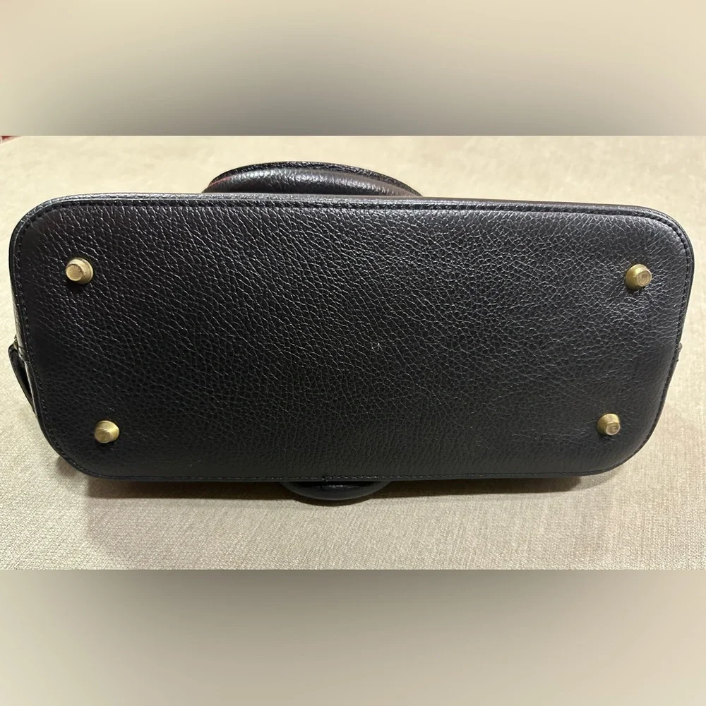 Black Leather Zip Up Purse - Picture 6 of 10